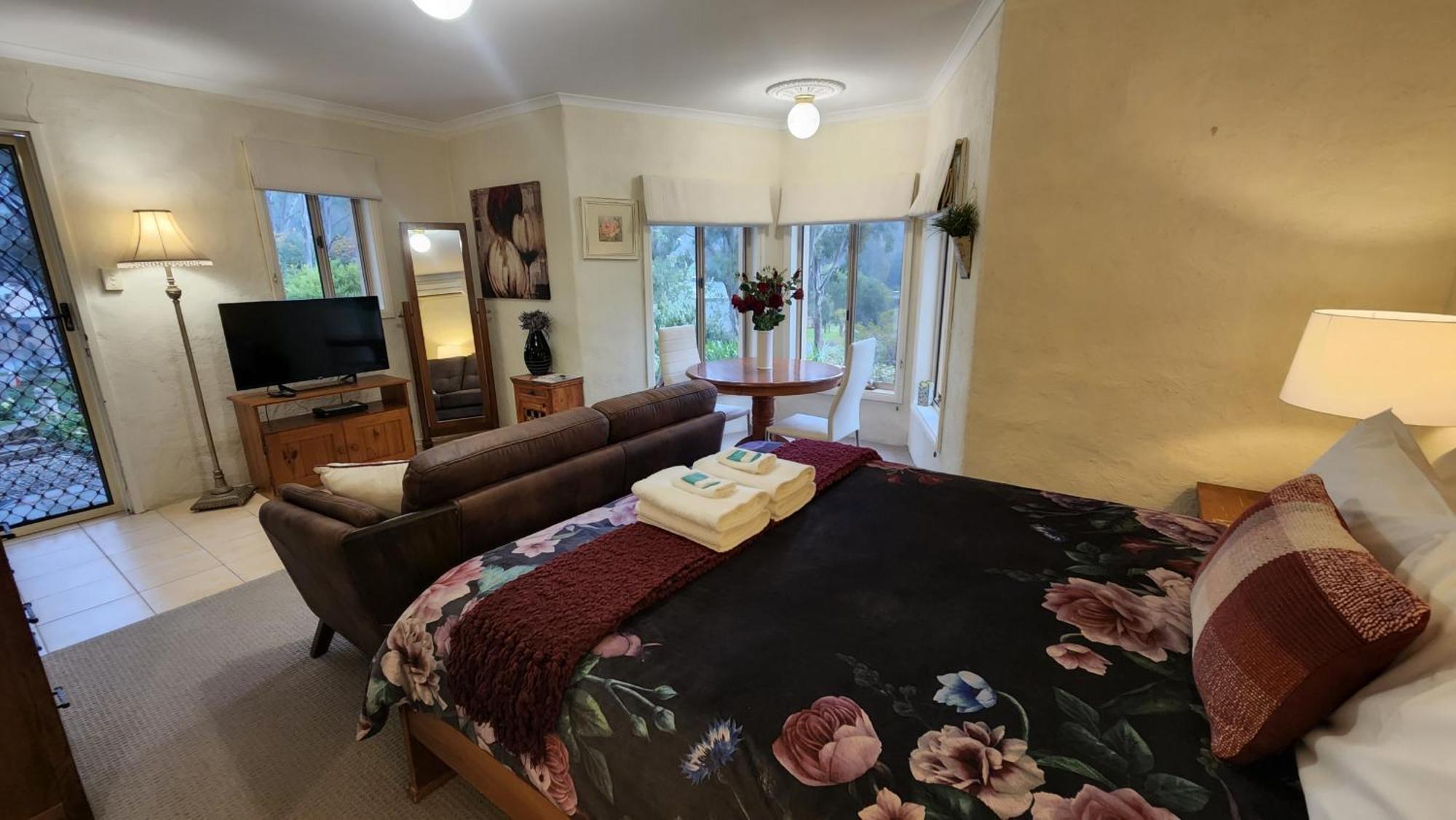Riesling Trail & Clare Valley Cottages Phòng bức ảnh